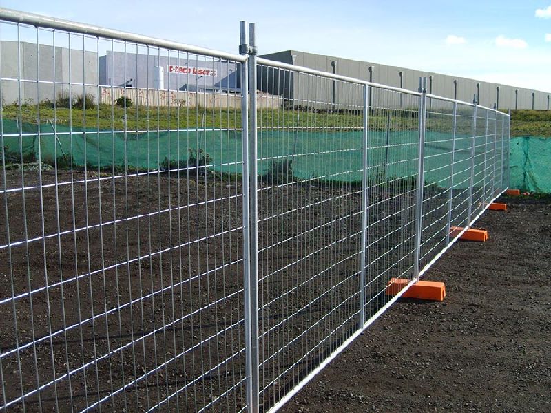 COMMERCIAL TEMPORARY FENCING